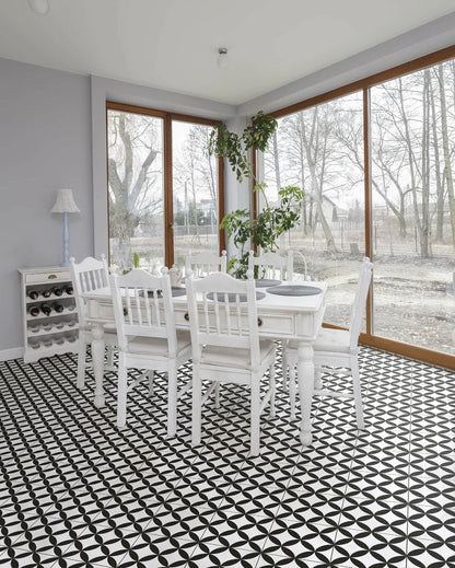 Circle Black 45x45 (1.22) - €39.95m²
