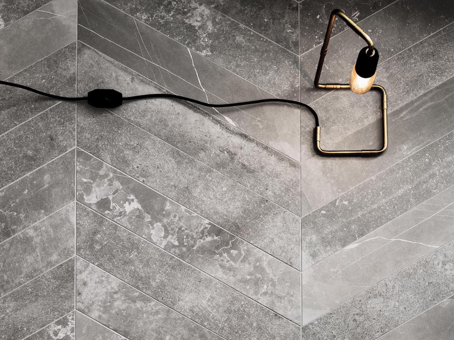 Uniquestone Titanium Chevron 530x100 R10 (0.64) - €200m²